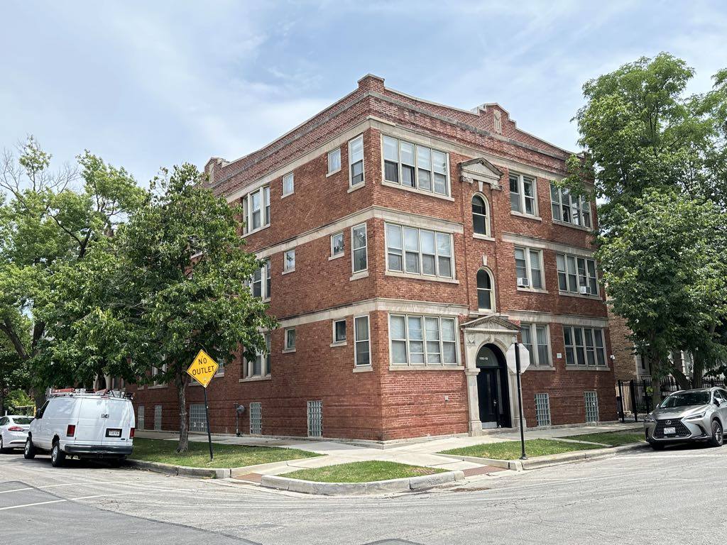 Apartment for rent at 3449 Schubert #3, Chicago, IL 60647