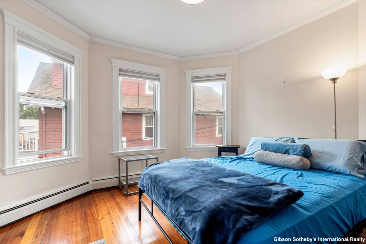 Apartment for rent at 12 White Ave #2, Chestnut Hill, MA 02467