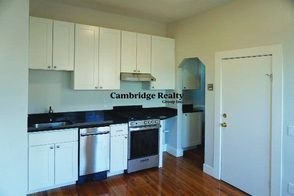 Apartment for rent at 116 Willow St #3T, Cambridge, MA 02141