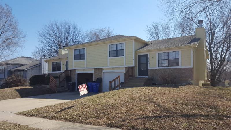 Townhouse for rent at 1615 W Spruce St, Olathe, KS 66061