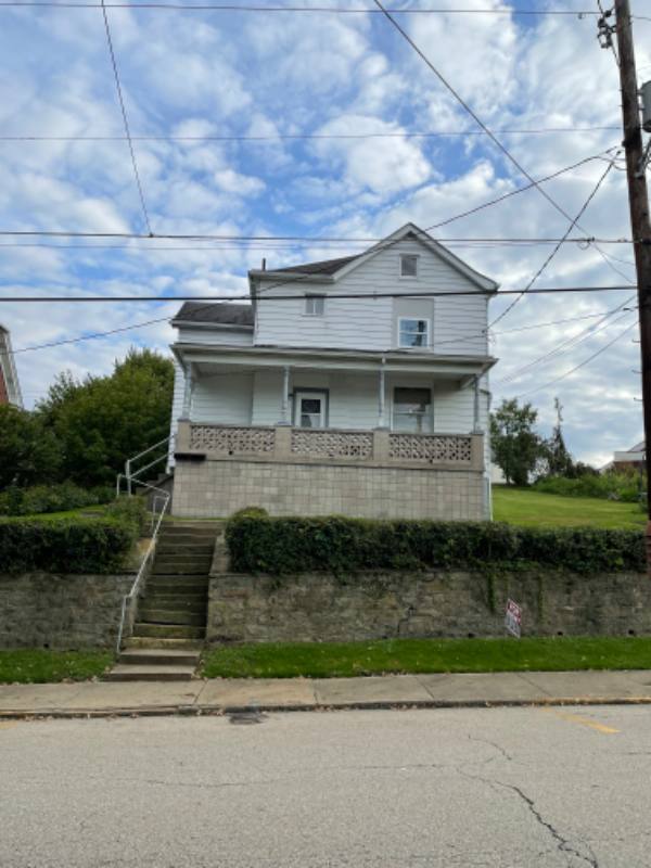 Apartment for rent at 213 Washington St #2, Mount Pleasant, PA 15666