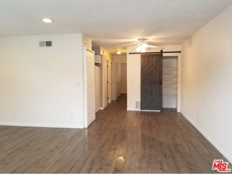 Apartment for rent at 28014 Robin Ave, Santa Clarita, CA 91350