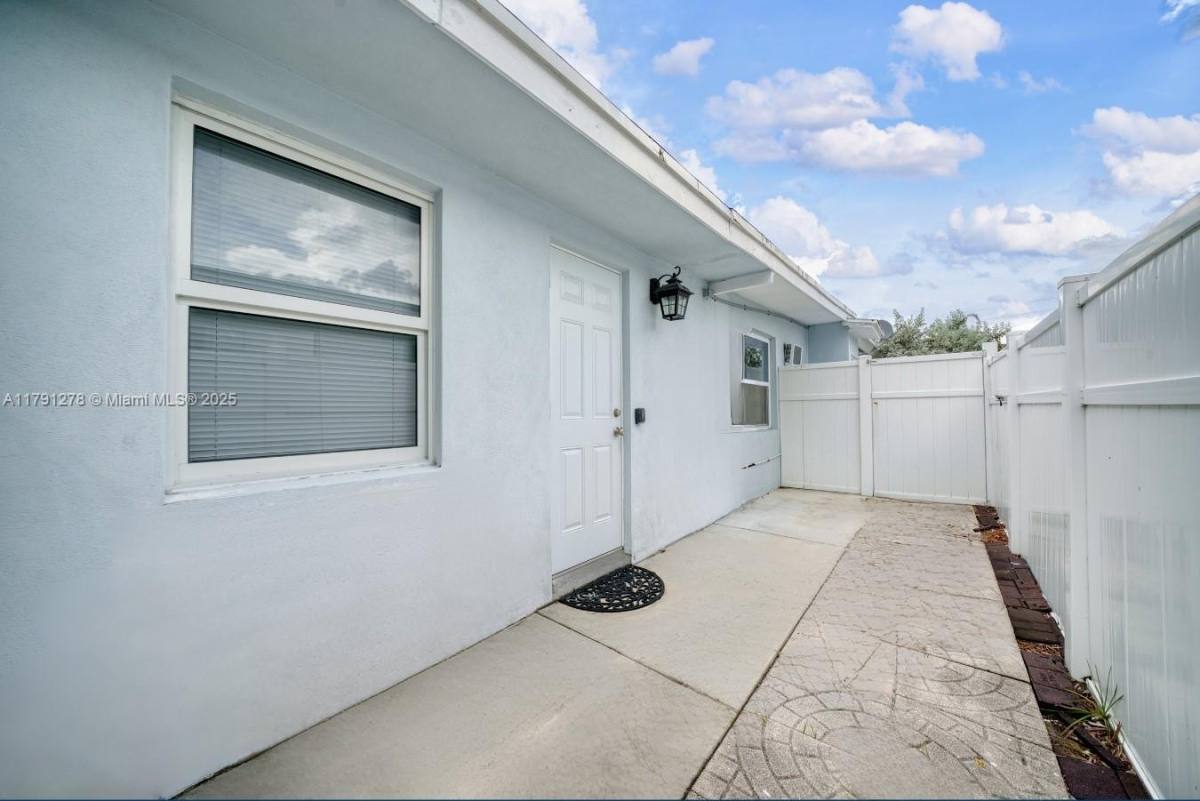 Apartment for rent at 1041 NE 9th Ave #A1, Fort Lauderdale, FL 33304