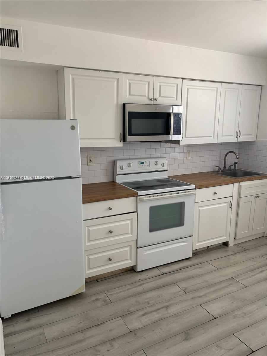 Apartment for rent at 111 NW 152nd St, Miami, FL 33169