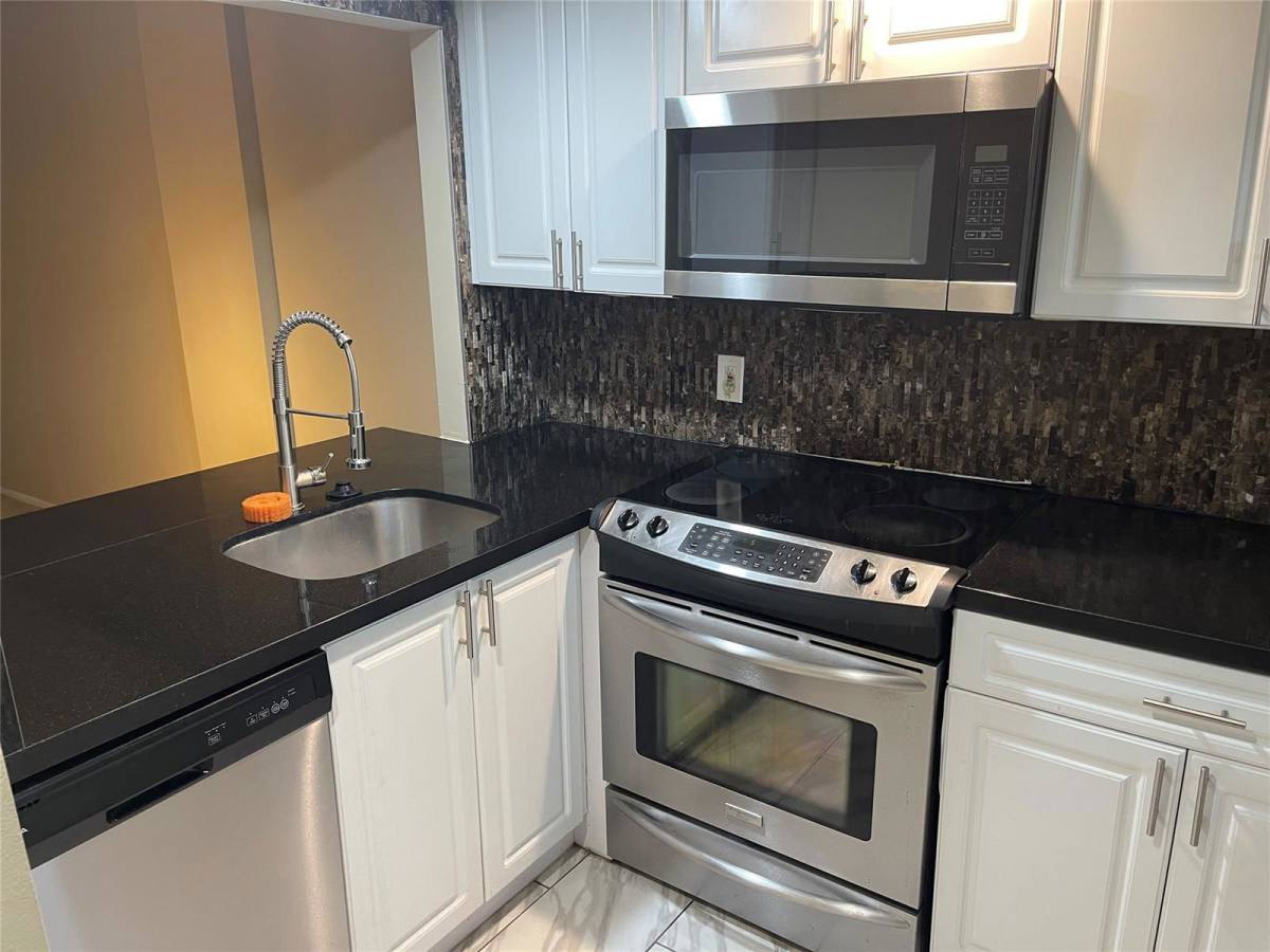 Apartment for rent at 3568 N University Dr #A7, Coral Springs, FL 33065