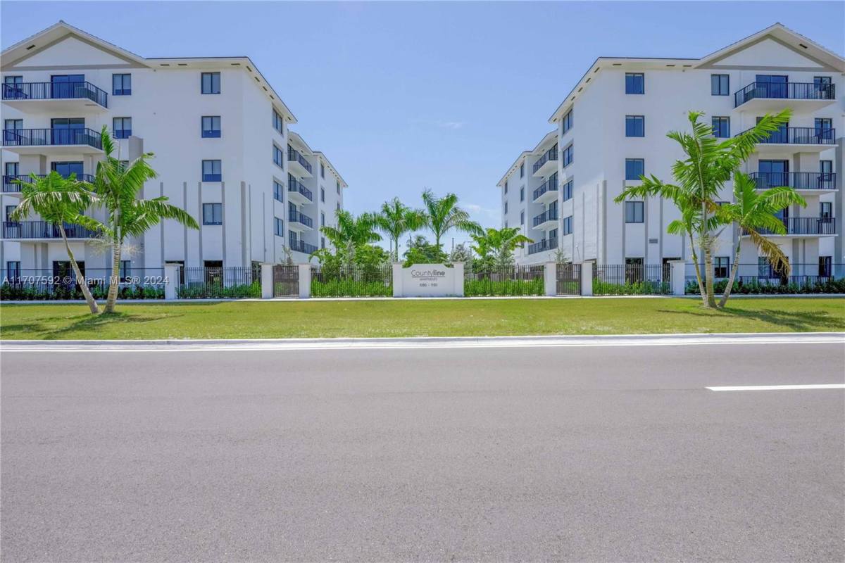 Apartment for rent at 1080 NE 215th St, Miami, FL 33179