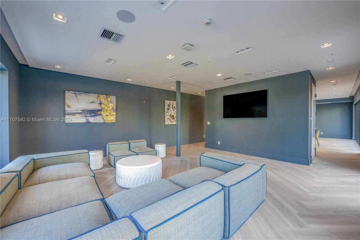 Apartment for rent at 1080 NE 215th St, Miami, FL 33179