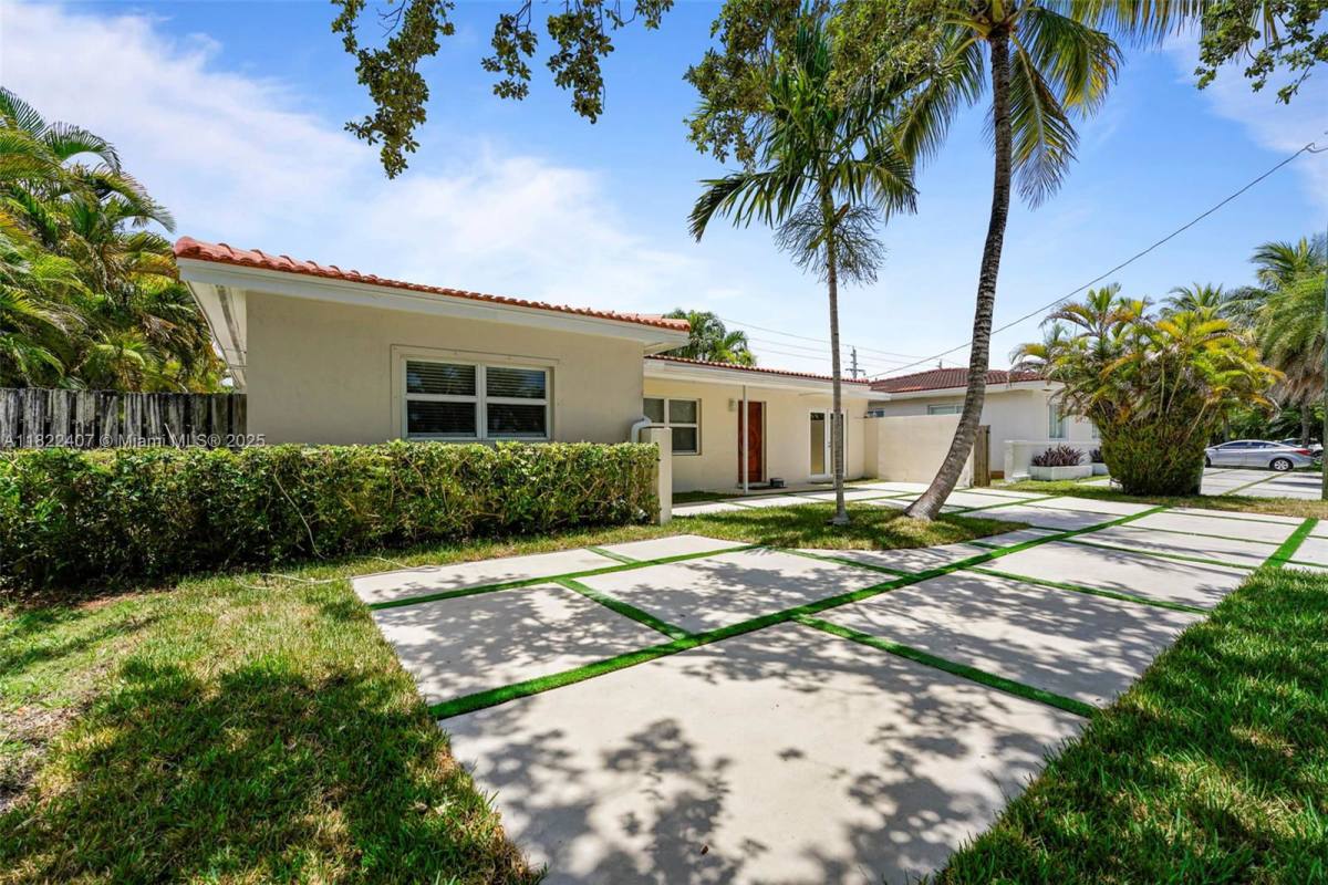 House for rent at 12730 Ixora Rd, Miami, FL 33181
