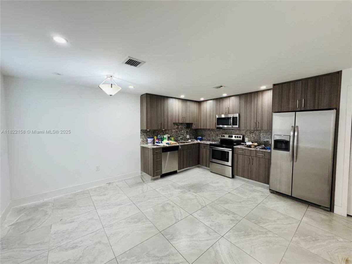 House for rent at 604 NW 3rd Ave, Hallandale, FL 33009
