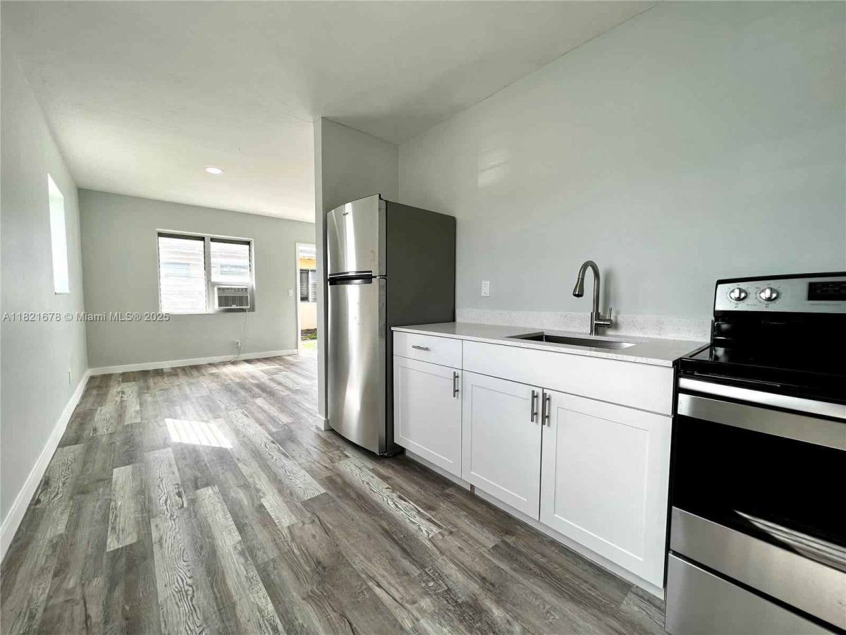 Apartment for rent at 830 NW 7th St, Hallandale, FL 33009