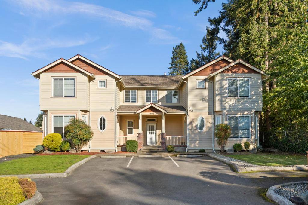 Townhouse for rent at 1602 Holman St, Shelton, WA 98584