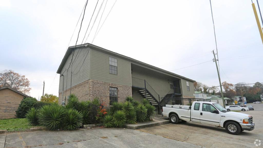 House for rent at 2005 Warrior Rd, Birmingham, AL 35208