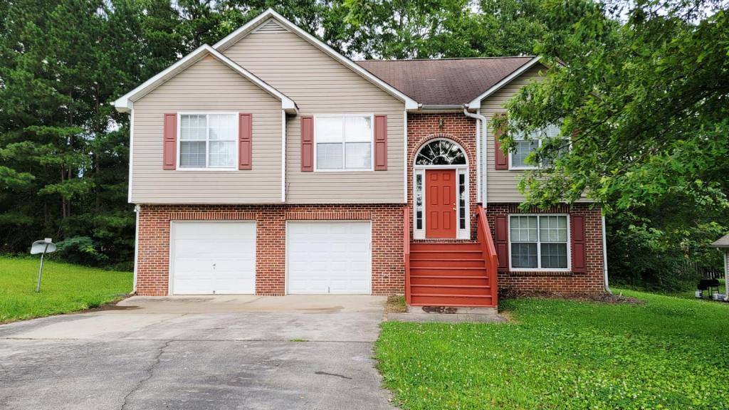 House for rent at 6056 E Creekview Court, Rex, GA 30273