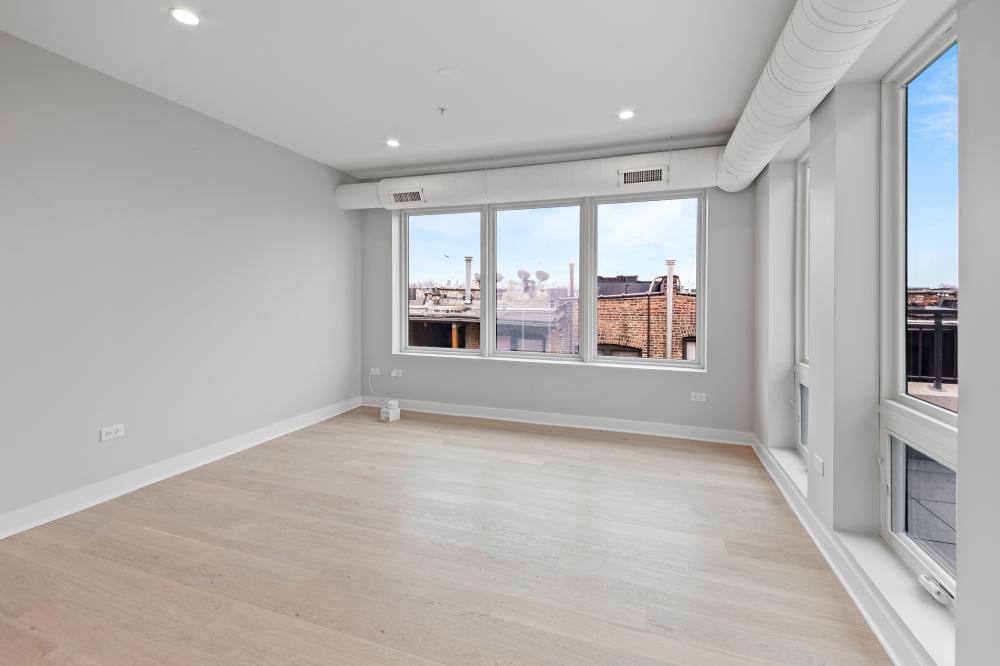 Apartment for rent at 4637 N Ashland #401, Chicago, IL 60640