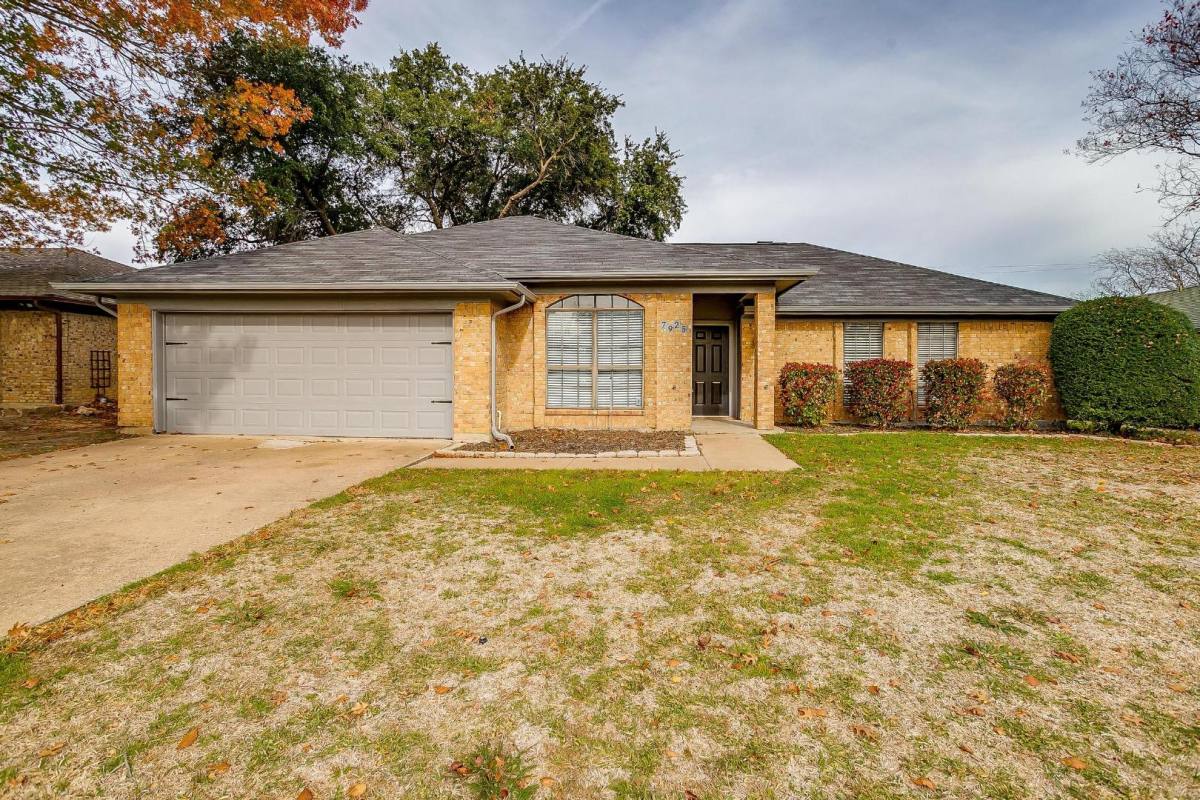 House for rent at 7925 Lynda Lane #L7925, North Richland Hills, TX 76180