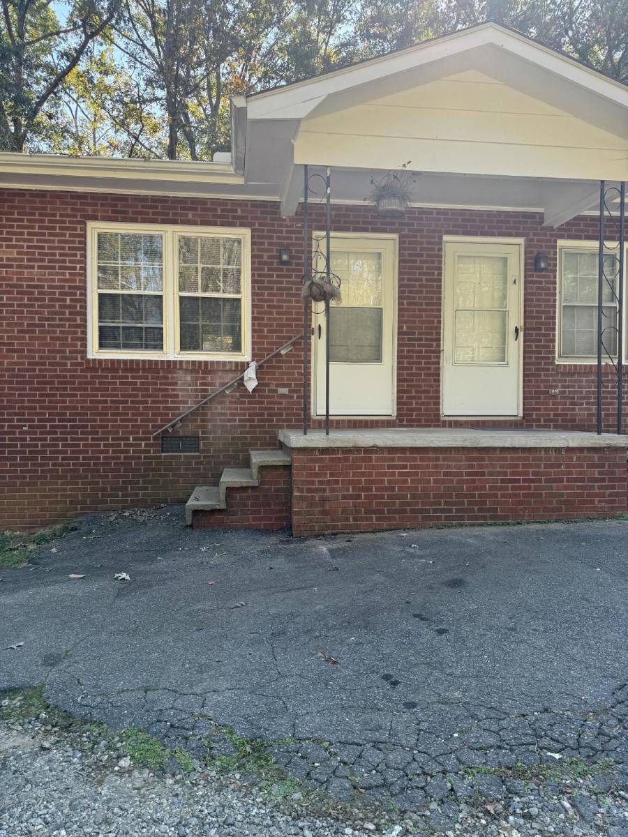 Apartment for rent at 144 Nottingham Dr, Forest City, NC 28043