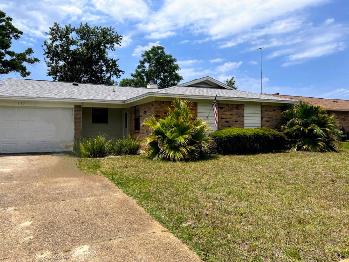 House for rent at 137 Deville Dr, Mary Esther, FL 32569