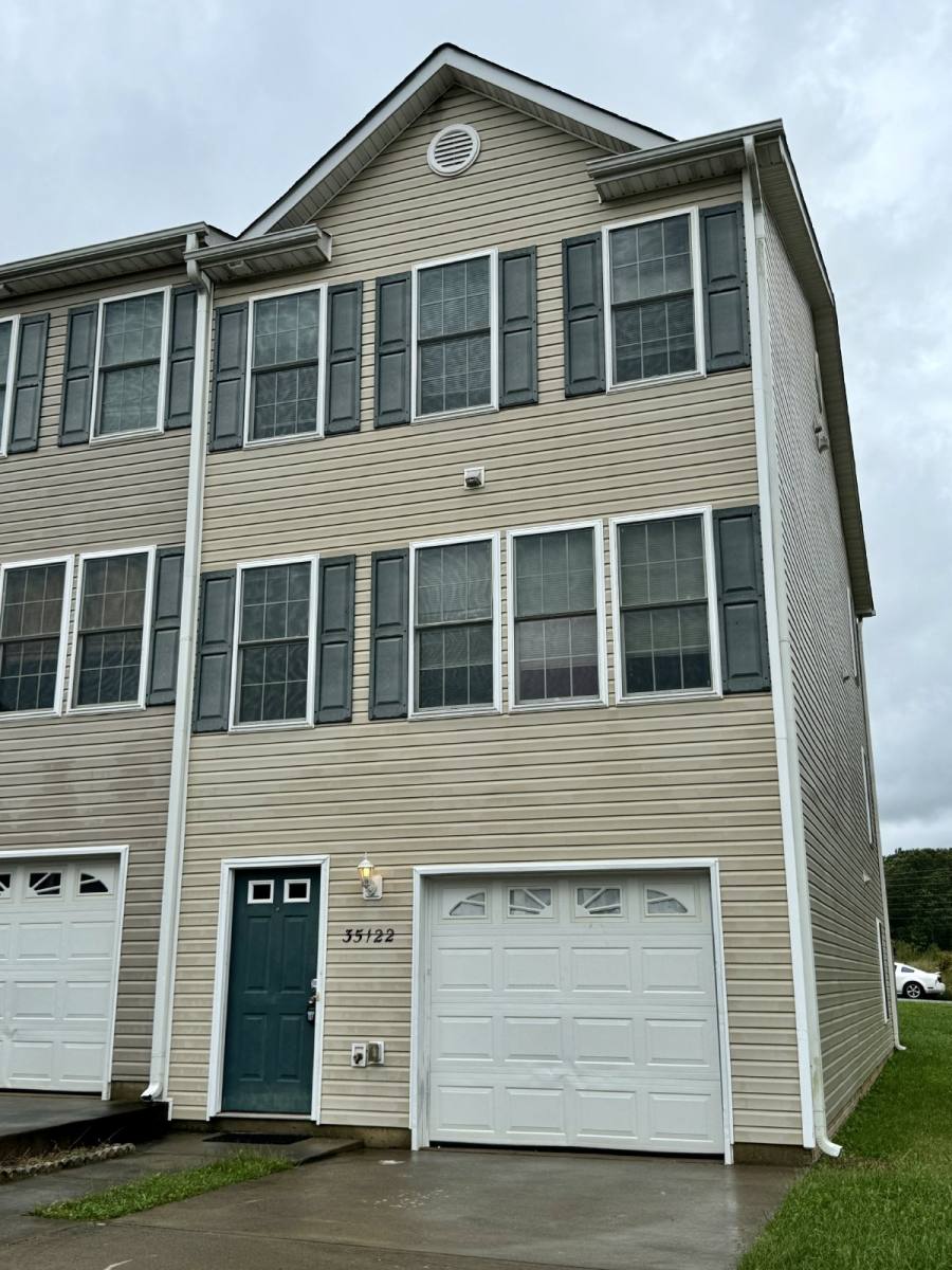 Townhouse for rent at 35122 Saba Place, Locust Grove, VA 22508