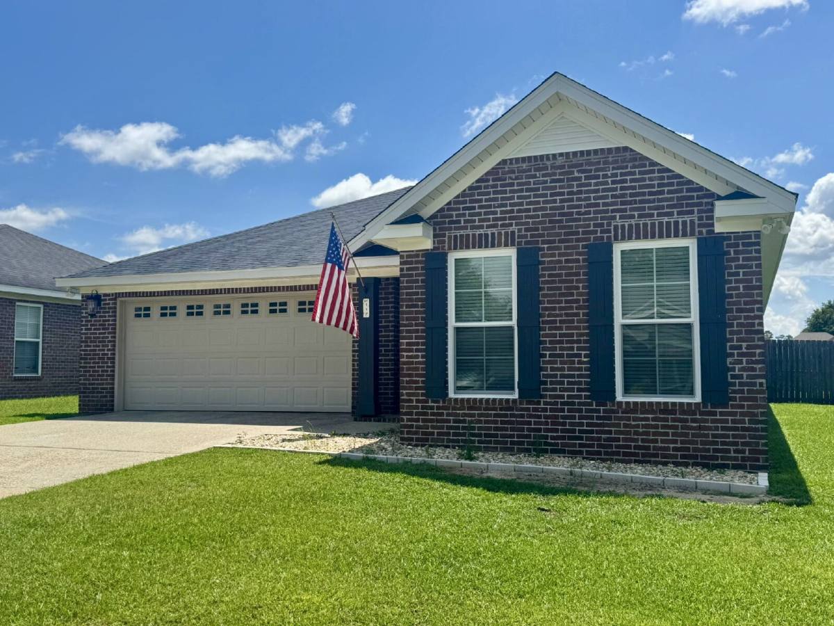 House for rent at 117 Brattleboro Court, Dothan, AL 36301