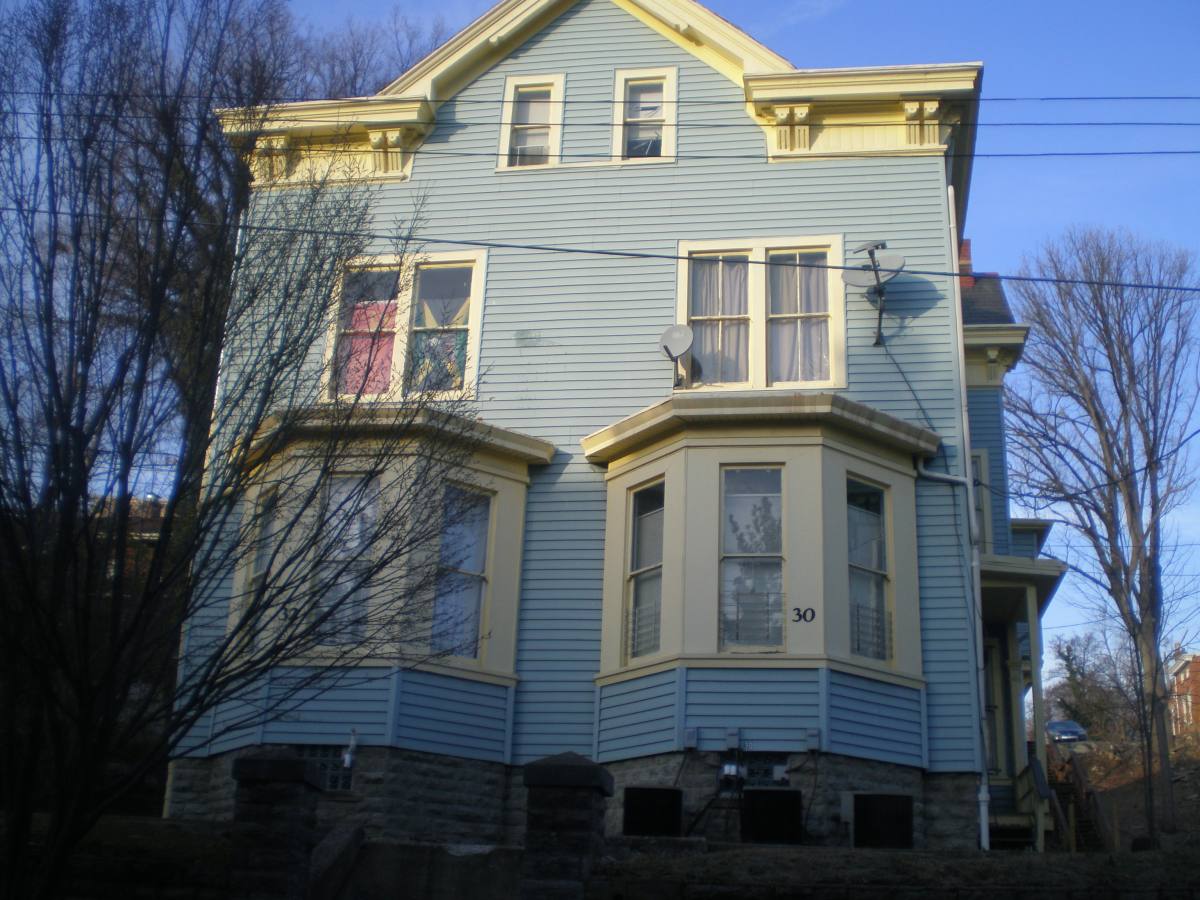 Apartment for rent at 32 Conklin St, Cincinnati, OH 45219