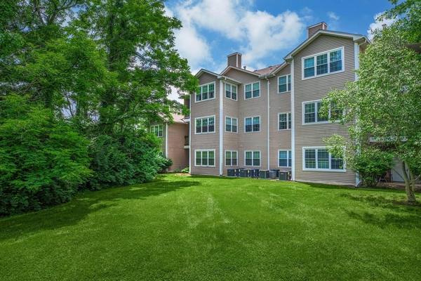 Apartment for rent at Burgundy Hills, 1800 Bordeaux Blvd #C, Burlington, KY 41005