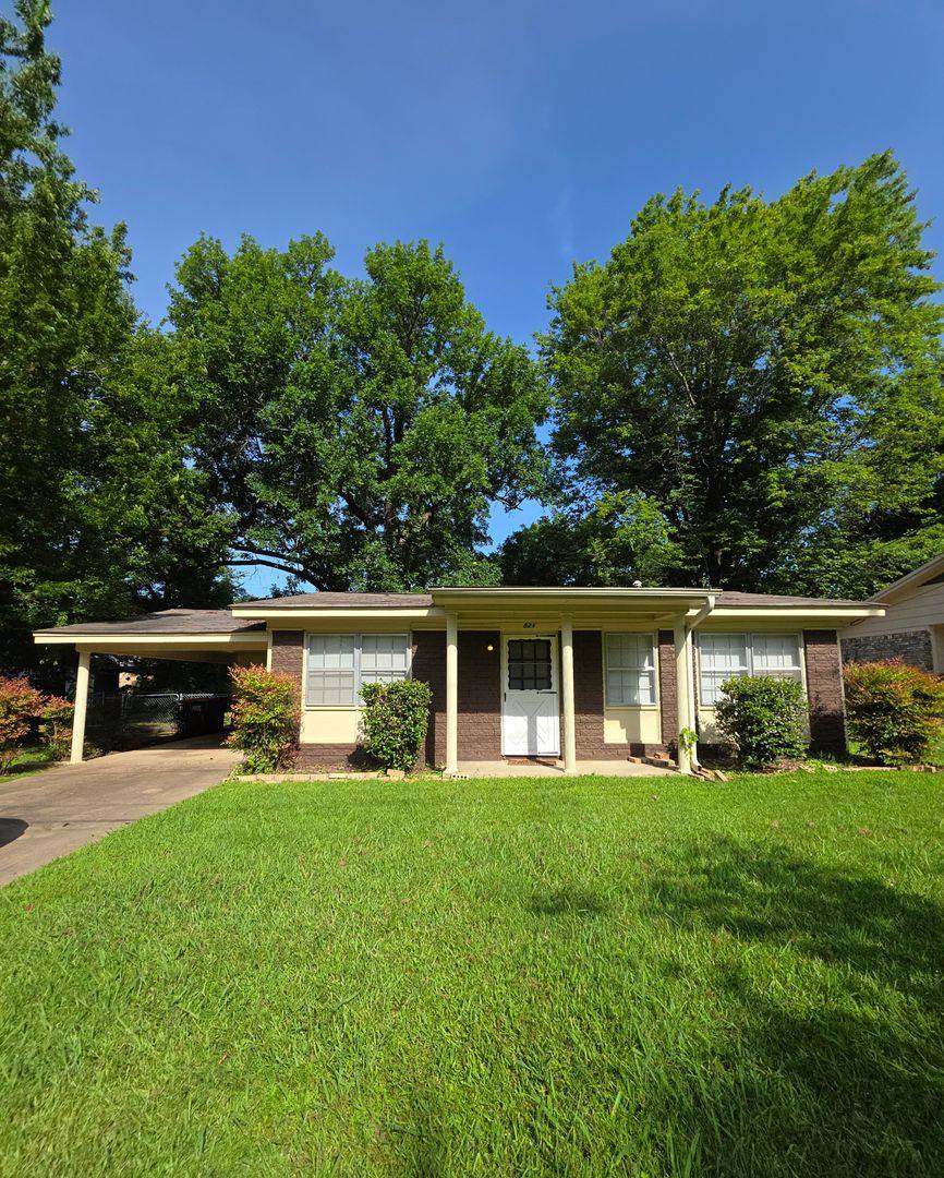 House for rent at 821 N Parker Rd, Russellville, AR 72801
