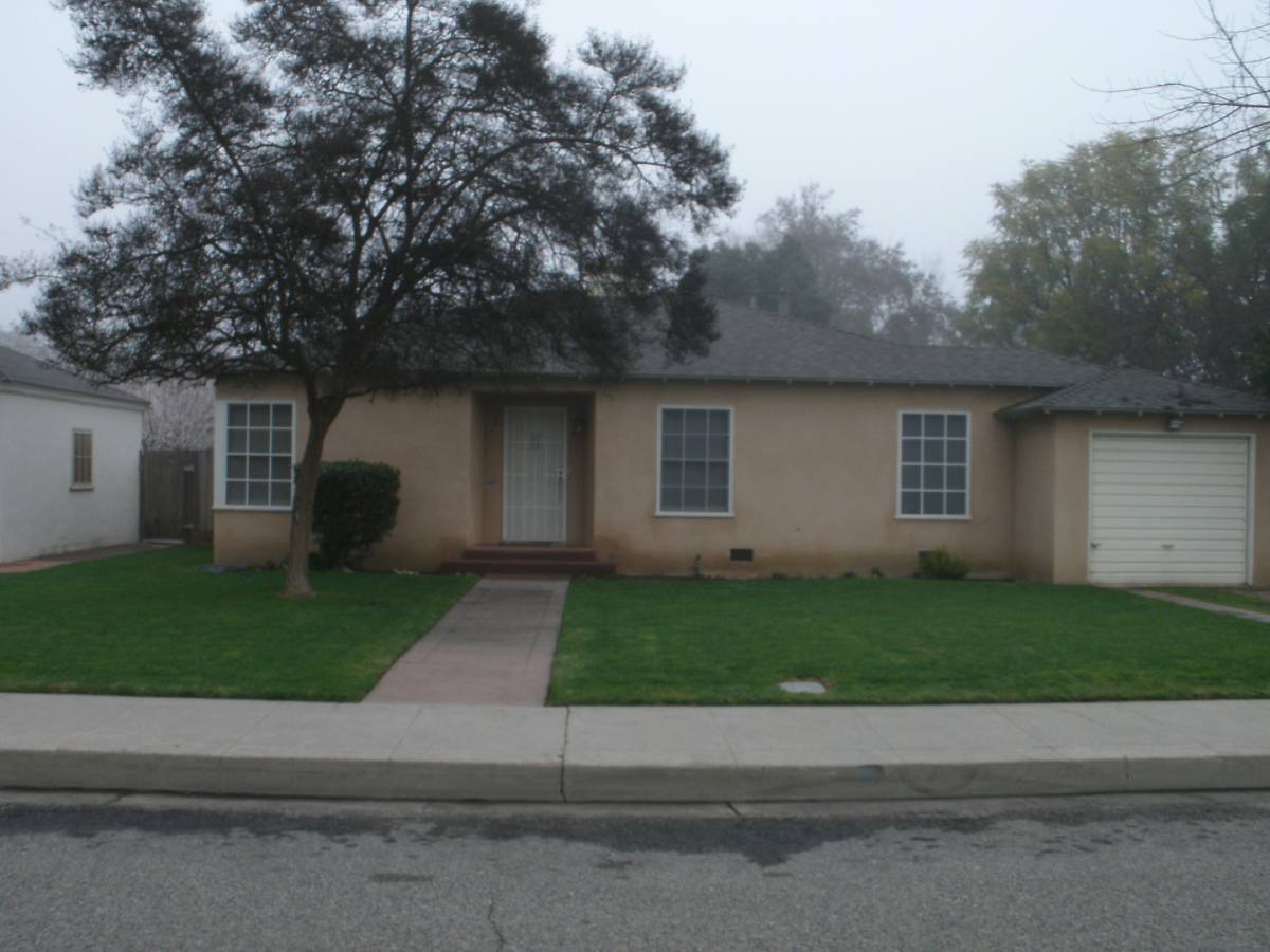 House for rent at 1312 W Myrtle Ave, Visalia, CA 93277