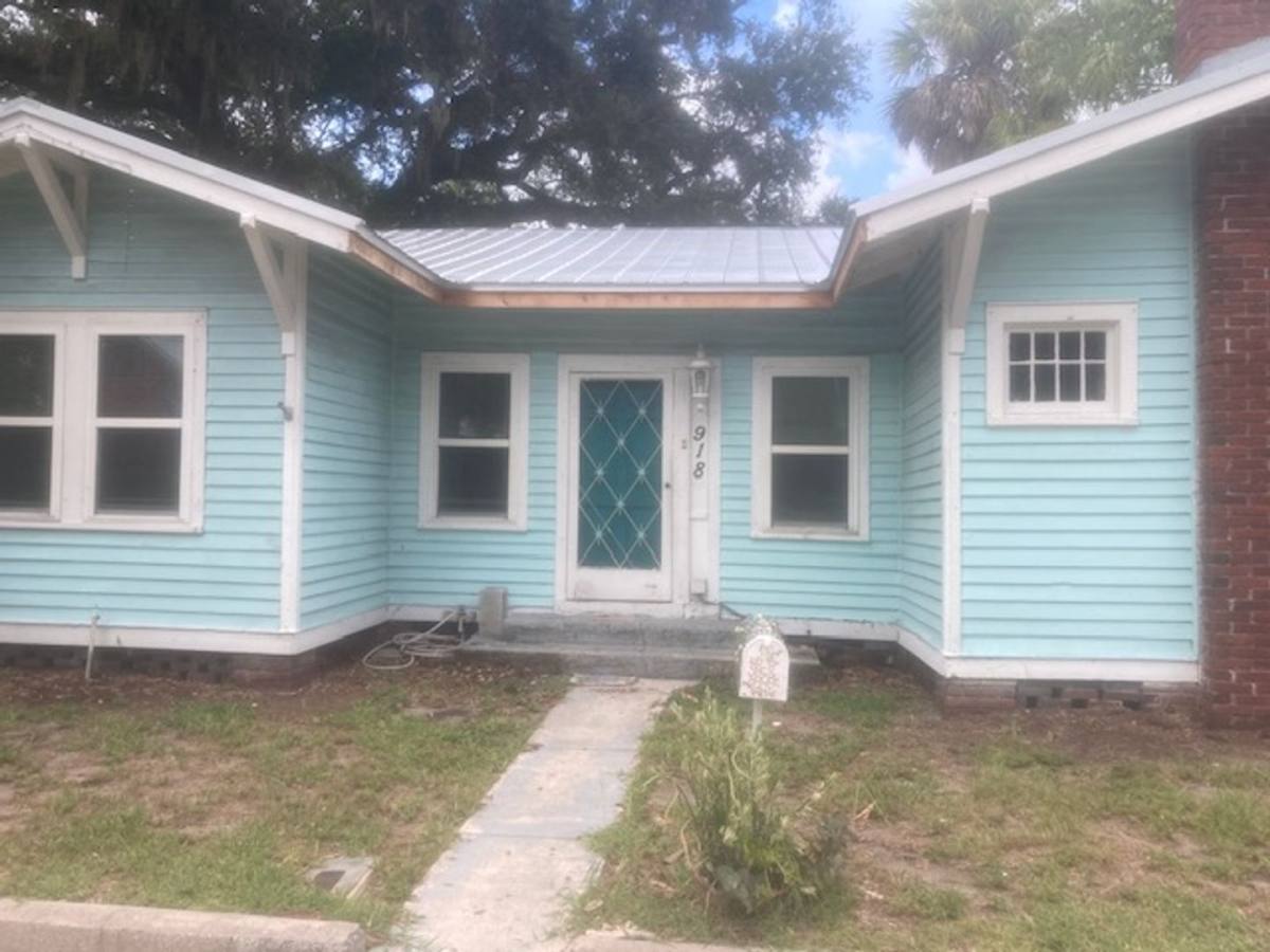 House for rent at 918 11th Ave W #A, Bradenton, FL 34205