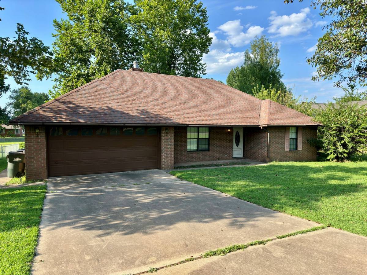 House for rent at 1318 Rena Rd, Van Buren, AR 72956