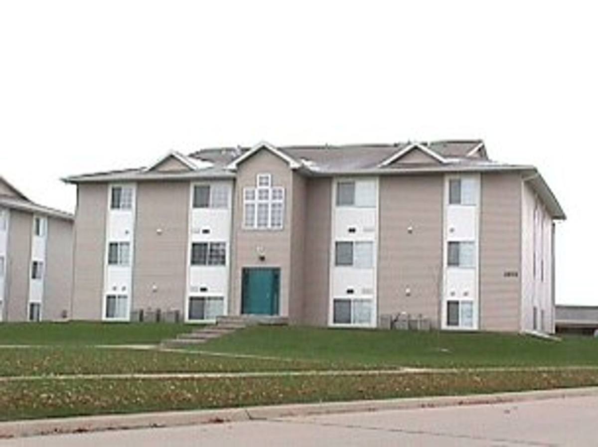 Apartment for rent at 2631 Lakeside Dr, Iowa City, IA 52240