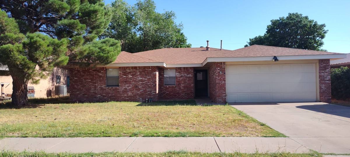 House for rent at 811 E Berrendo Rd, Roswell, NM 88201