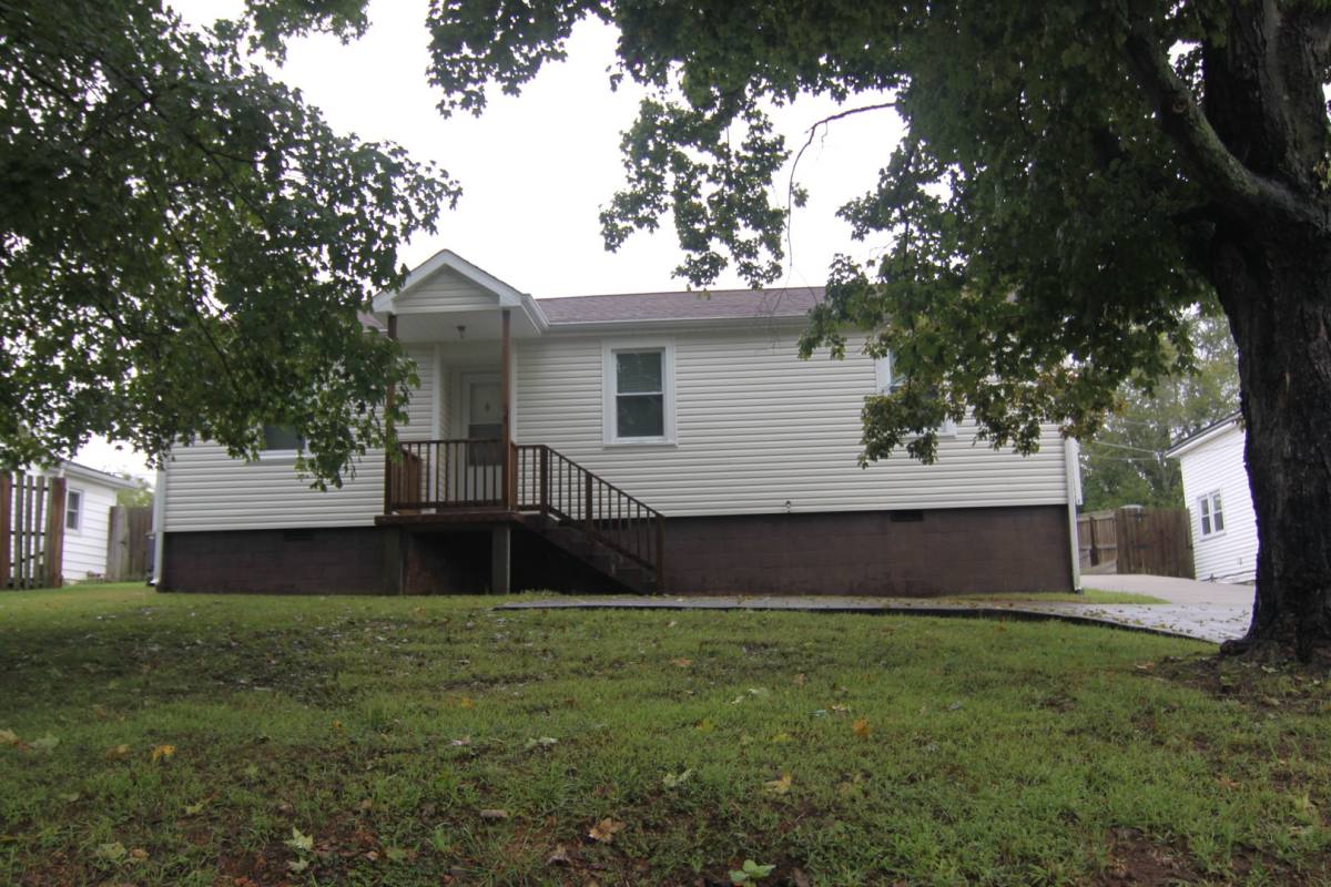 House for rent at 73 Dixon Dr, Clarksville, TN 37040