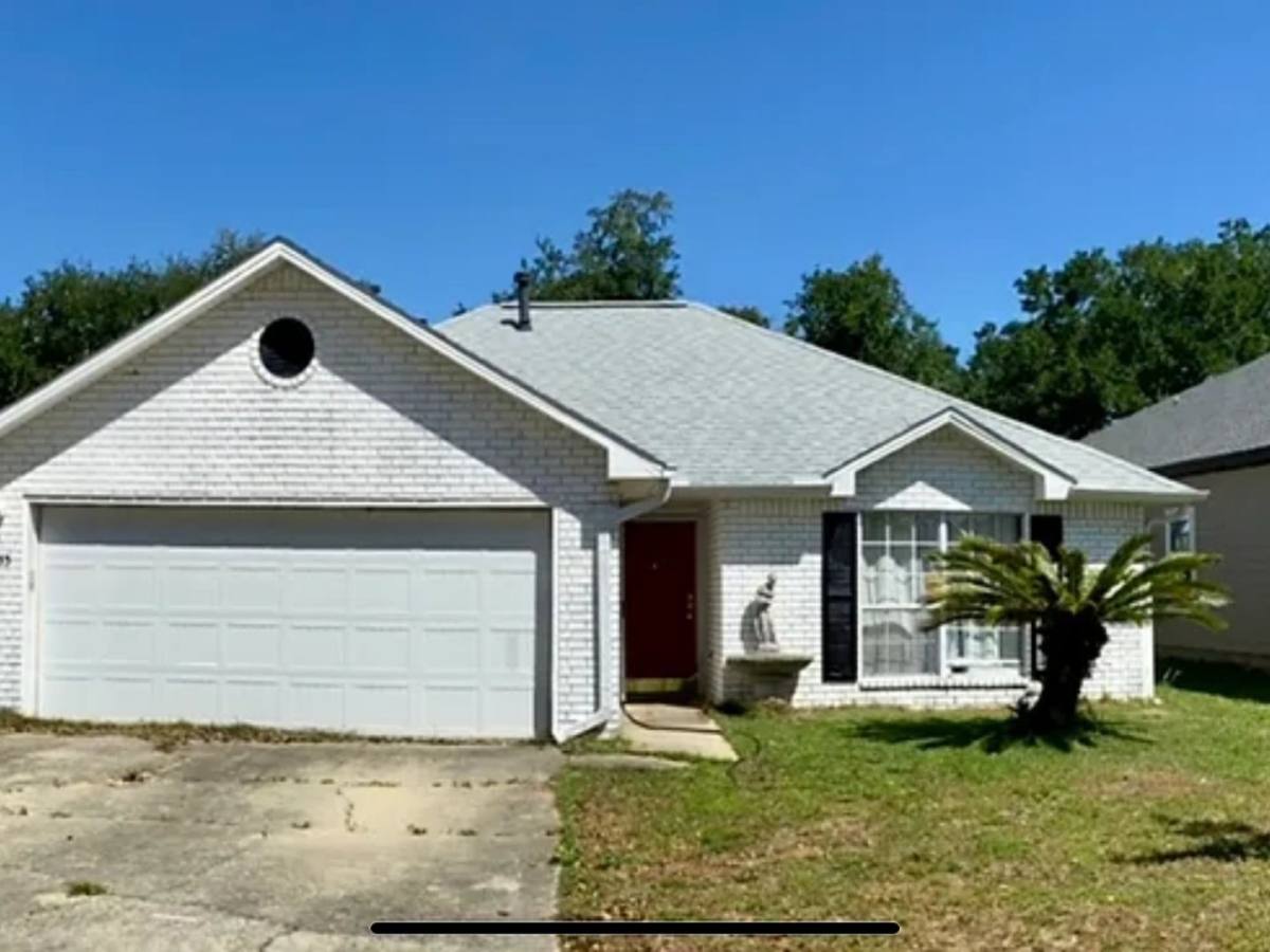 Townhouse for rent at 853 Ladner Dr #B, Pensacola, FL 32505