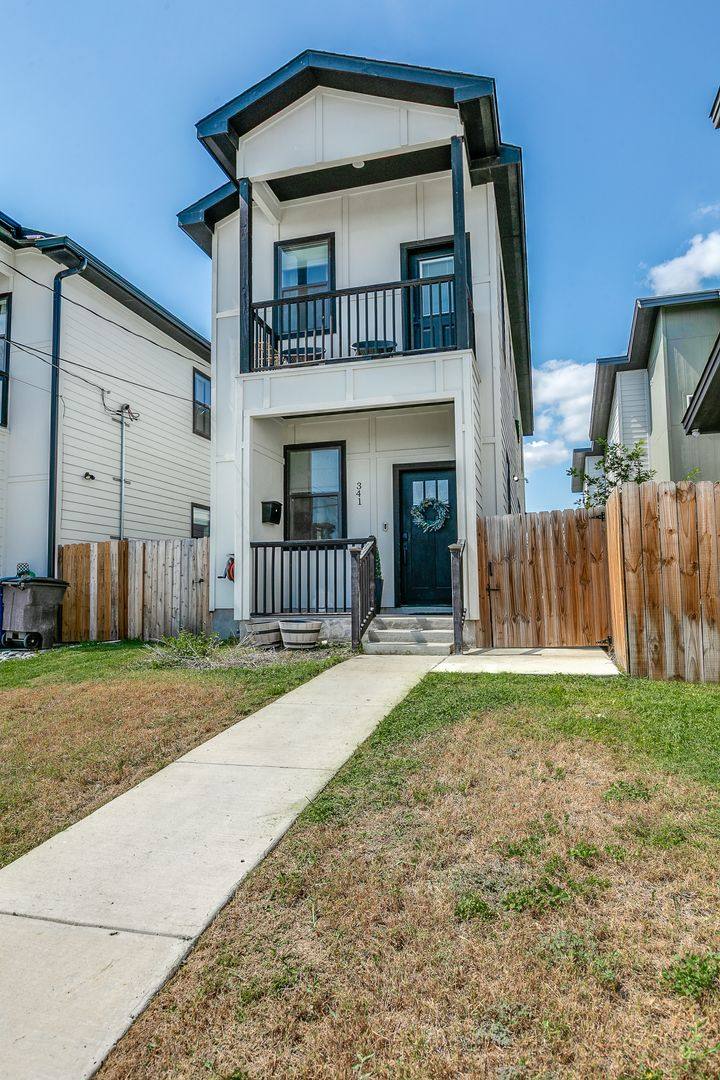 Townhouse for rent at 341 Porter St, San Antonio, TX 78210