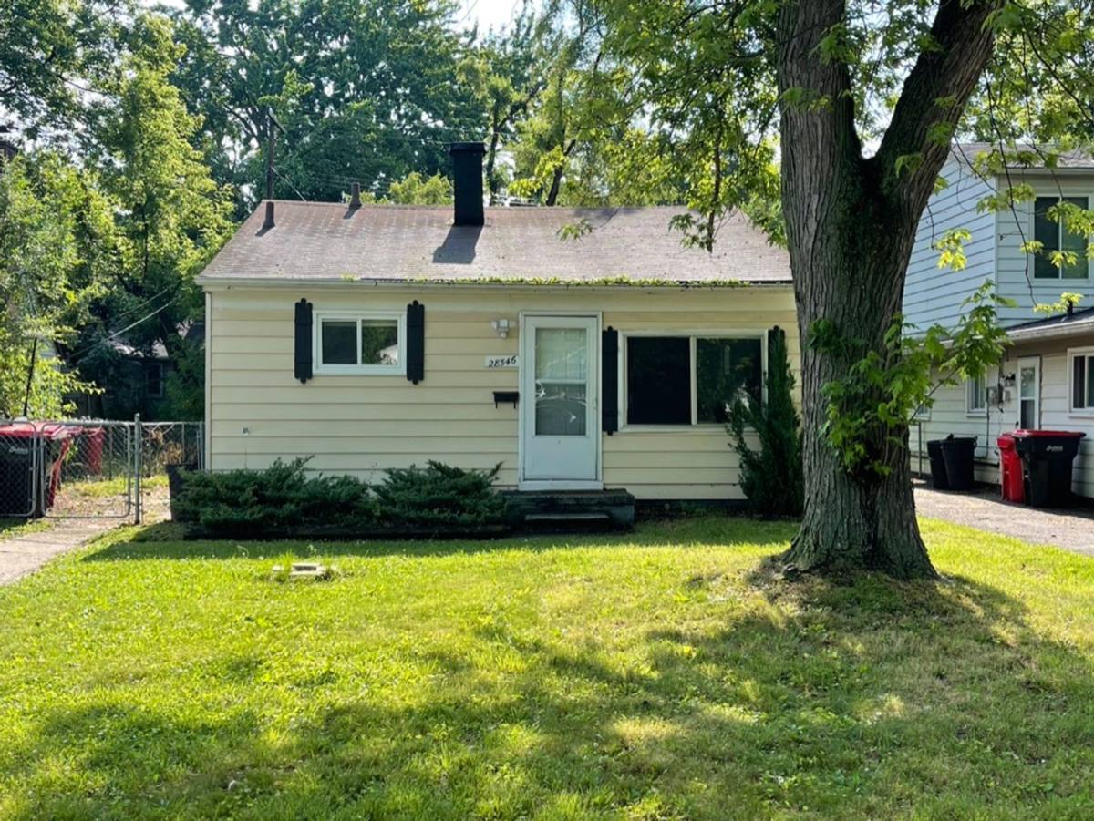 House for rent at 28546 Marshall St, Southfield, MI 48076
