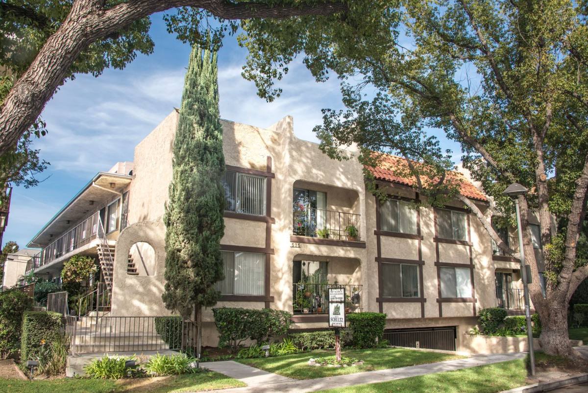 Apartment for rent at 525 N Kenwood St, Glendale, CA 91206