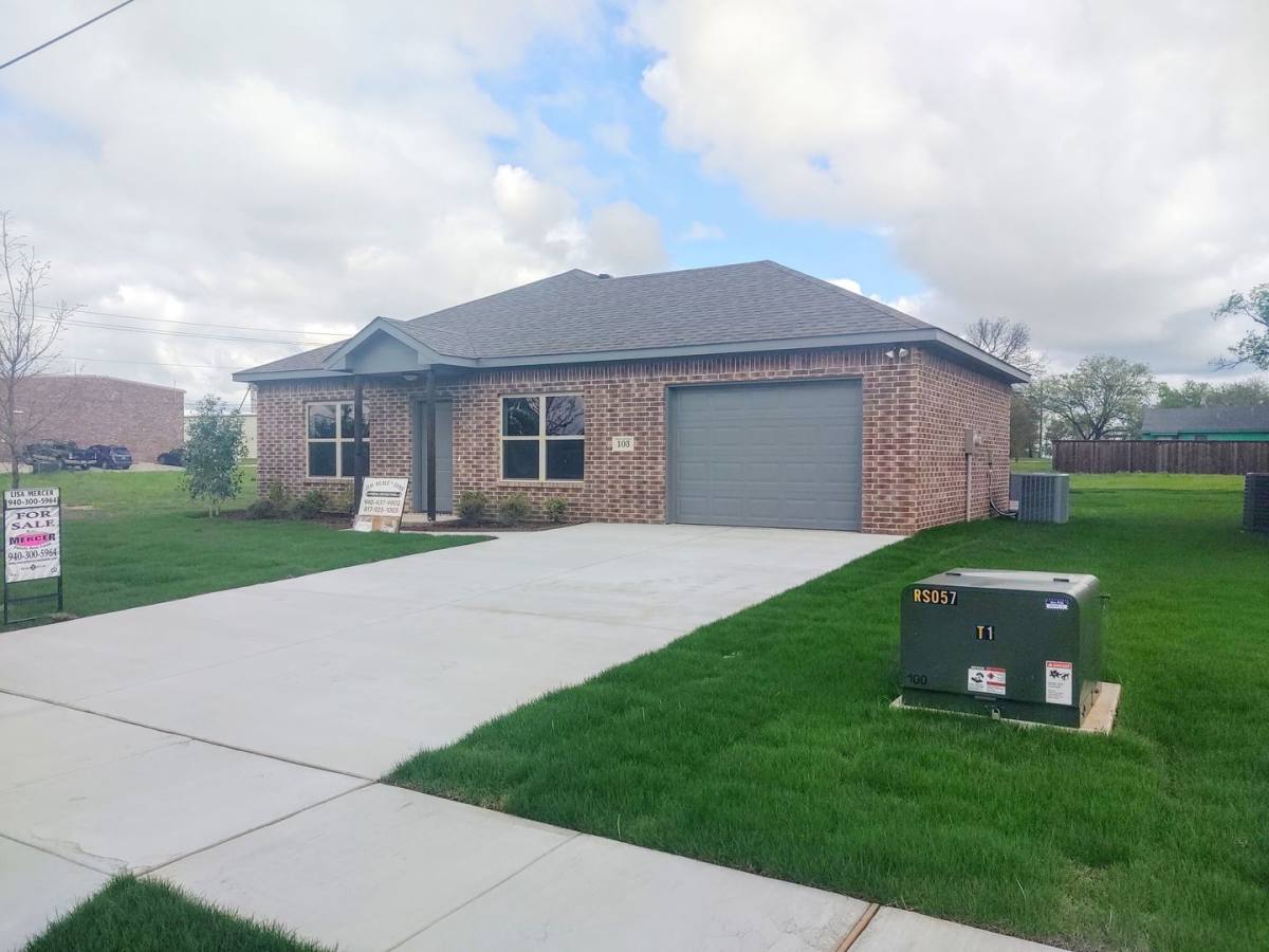 House for rent at 105 Kirkland, Sanger, TX 76266