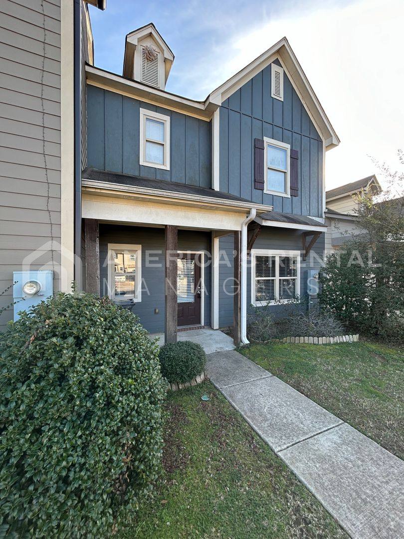 Townhouse for rent at 233 The Heights Dr, Calera, AL 35040