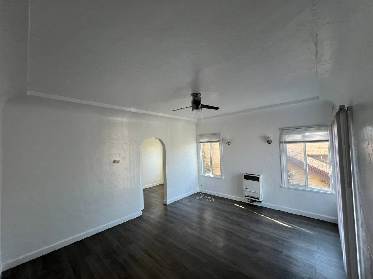 Apartment for rent at 612 W 57th St, Los Angeles, CA 90037