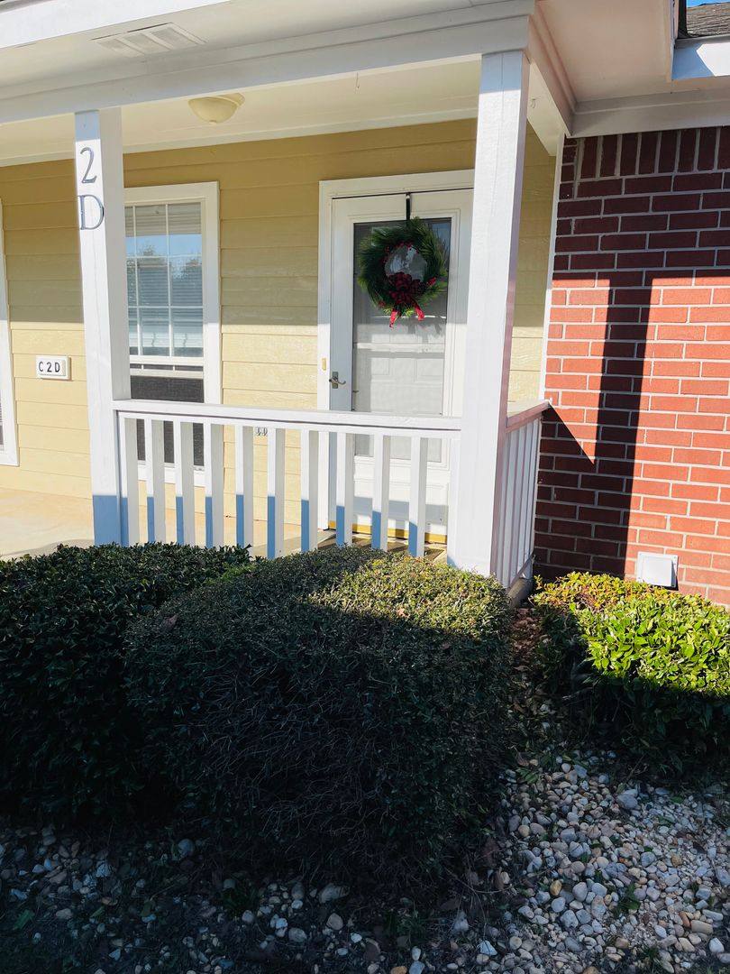 Apartment for rent at 2260 Pesnell Court, Mobile, AL 36695