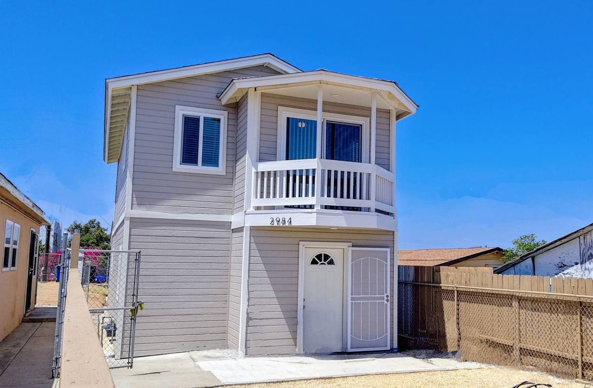 House for rent at 2984 Franklin Ave, San Diego, CA 92113