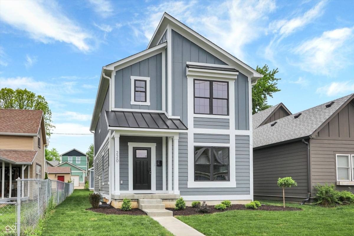 House for rent at 220 Sanders St, Indianapolis, IN 46225