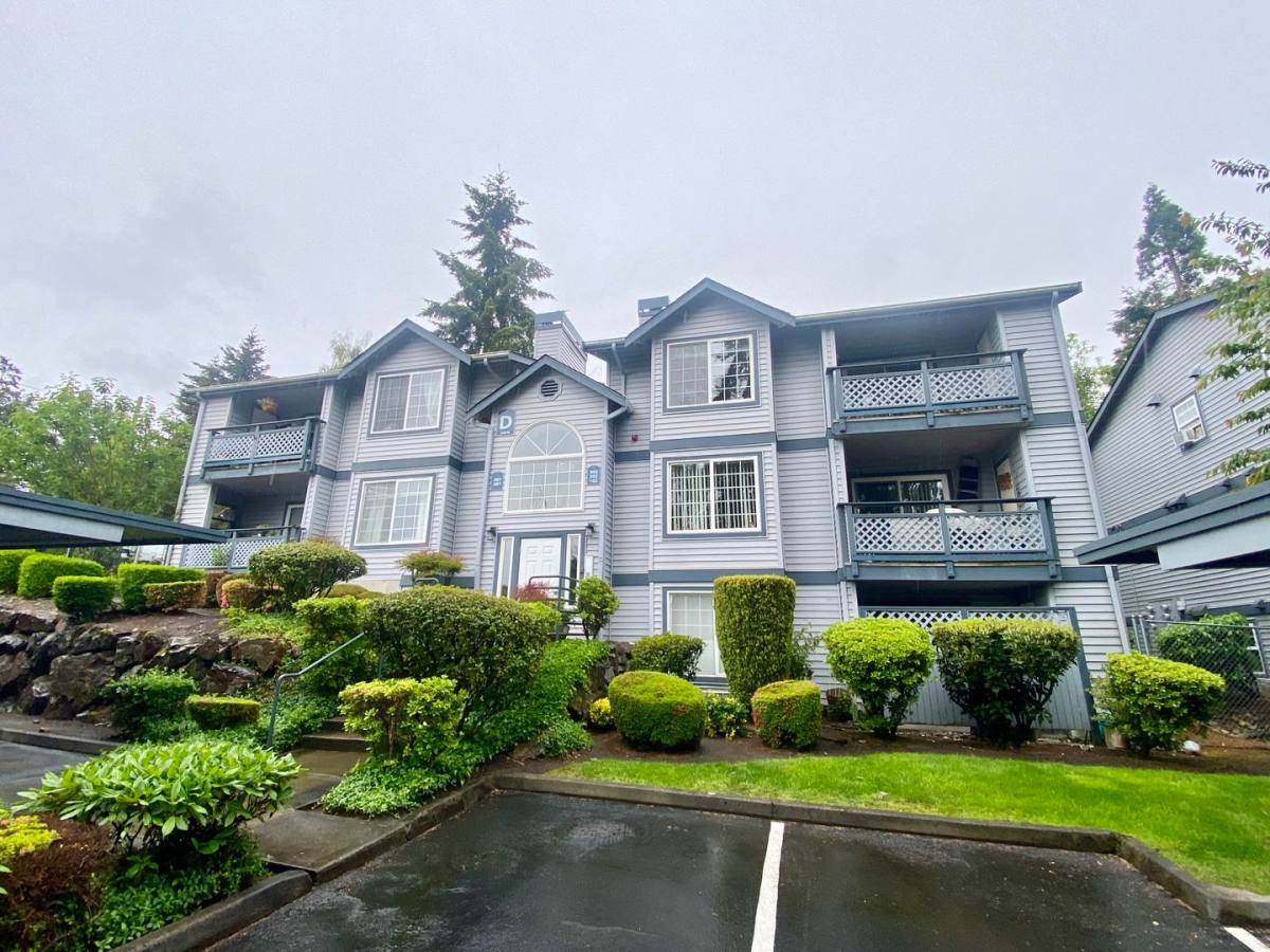 Condo for rent at 24018 26th Place S, Seattle, WA 98198