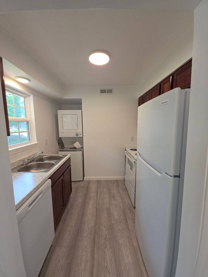 Apartment for rent at 1300 - 1306 N Greenwich, Russellville, AR 72801