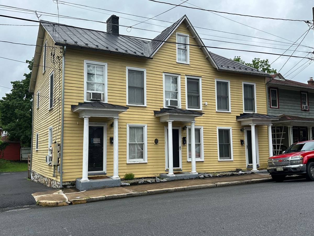 Townhouse for rent at 115 W Germain St, Winchester, VA 22601