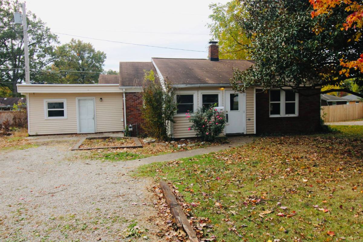 House for rent at 2167 Washington Ave, Evansville, IN 47714
