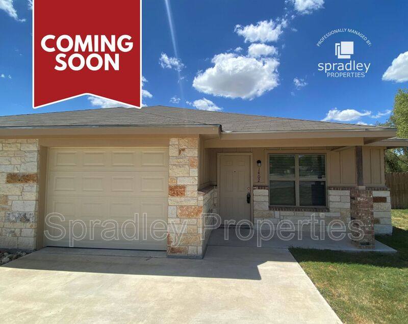 Townhouse for rent at 1402 Leon Rd, Little River Academy, TX 76554