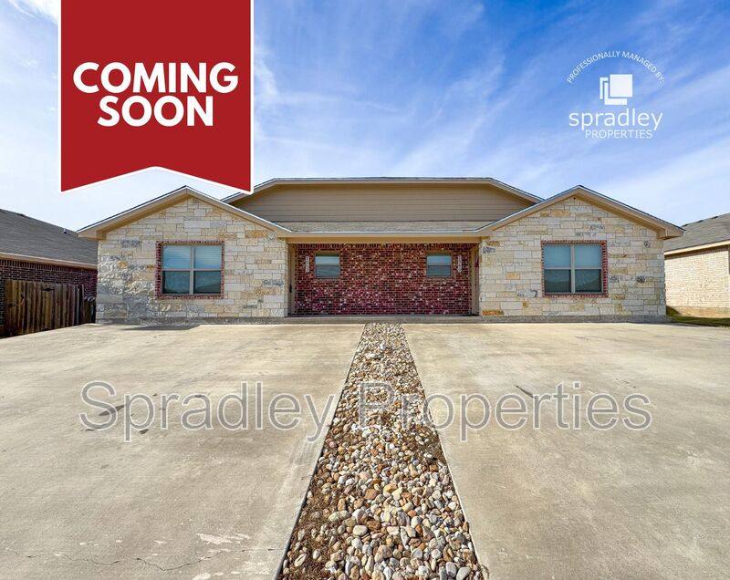 Townhouse for rent at 1562 Kal Court, Belton, TX 76513