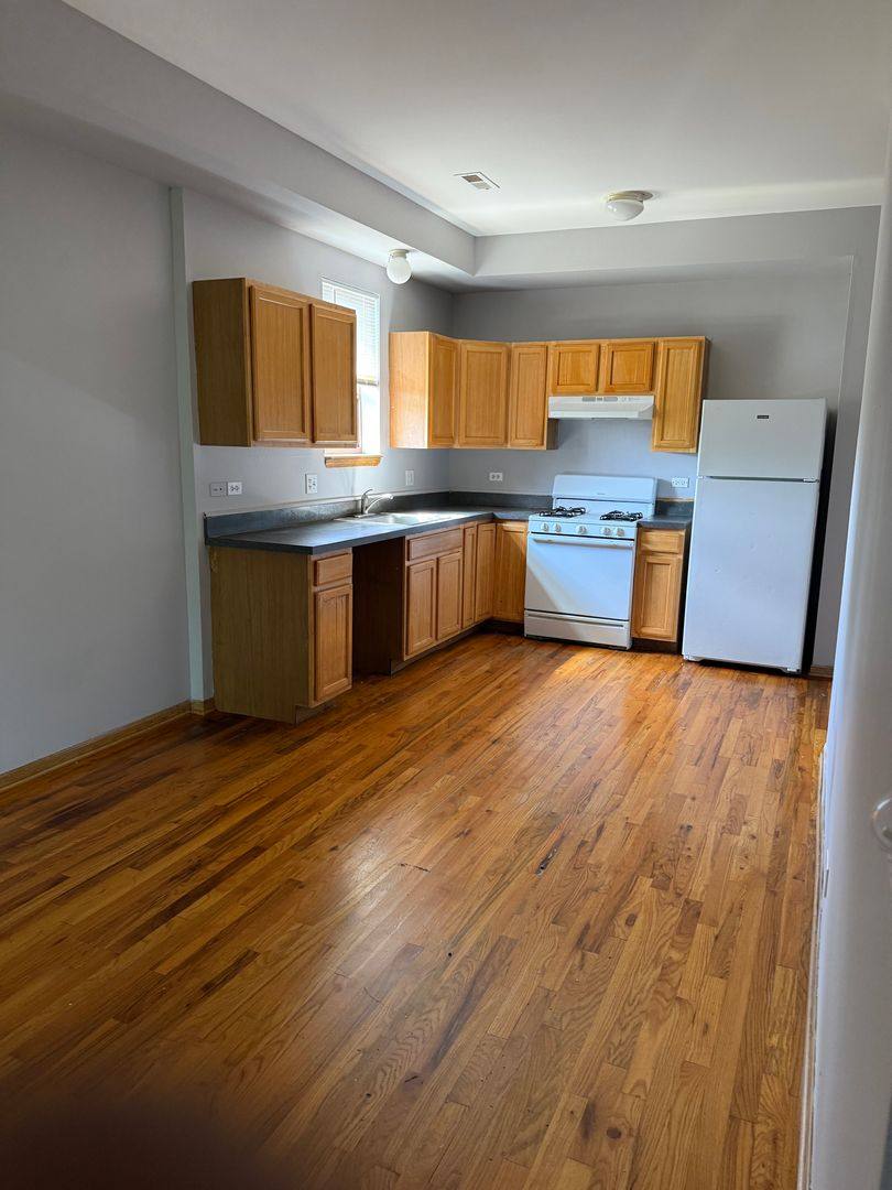 Apartment for rent at 4206 W Van Buren, Chicago, IL 60624