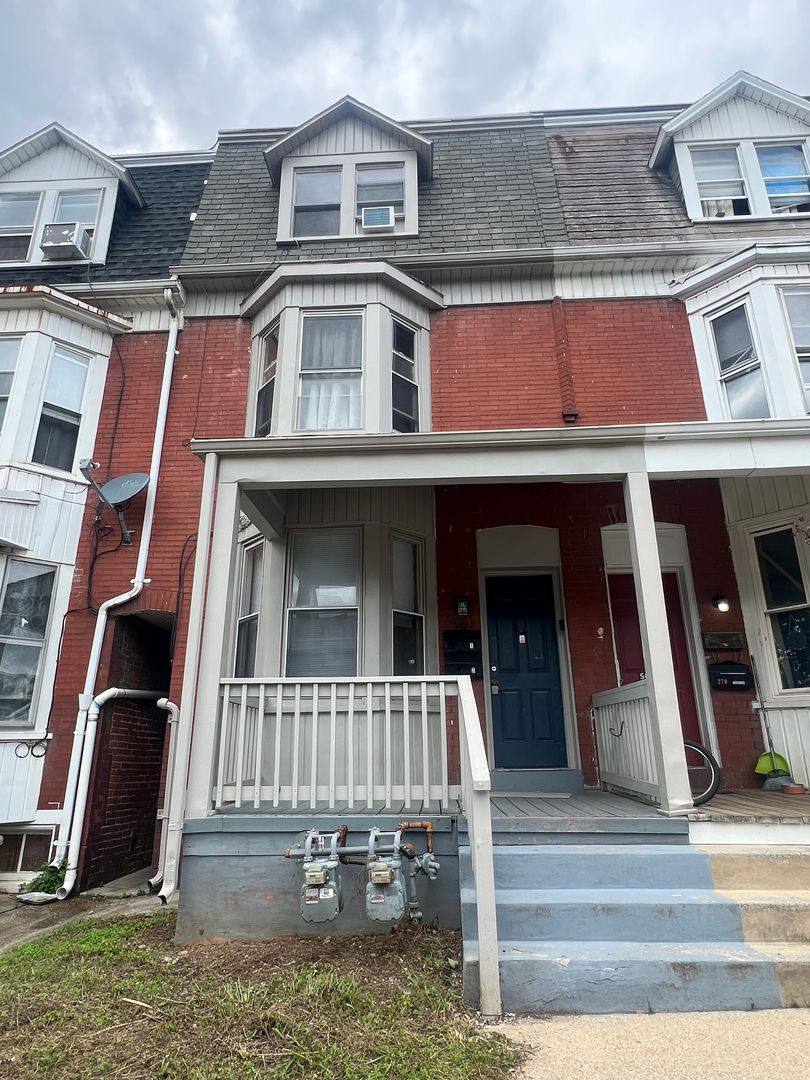Apartment for rent at 281 W Cottage Place, York, PA 17401